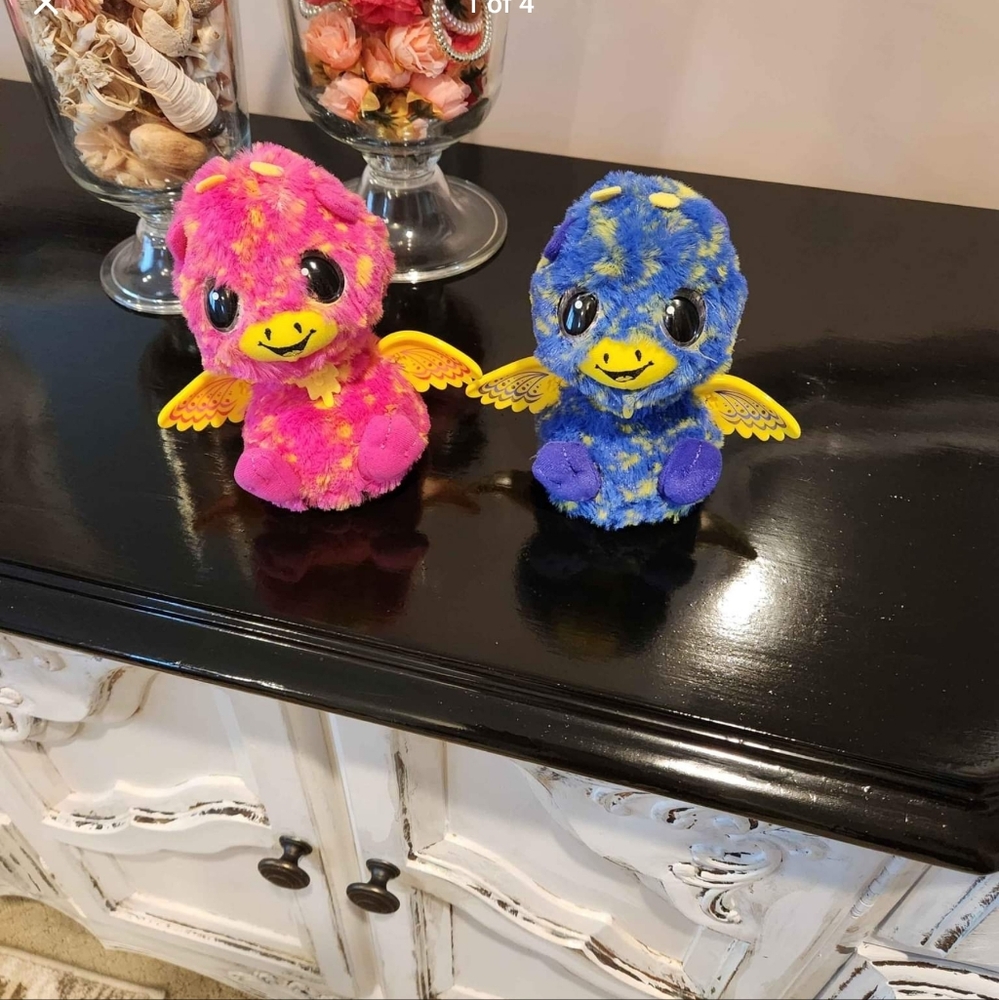 Spin Master Hatchimals Surprise Twins Giraven Interactive Plush Toy Set